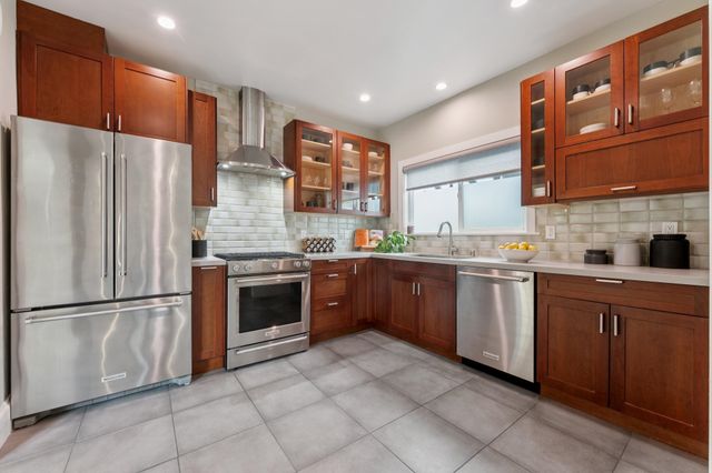 2435 Bonar St, Berkeley, CA 94702