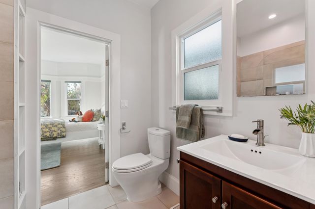 2435 Bonar St, Berkeley, CA 94702