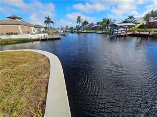 849 Montclaire CT, Cape Coral, FL 33904