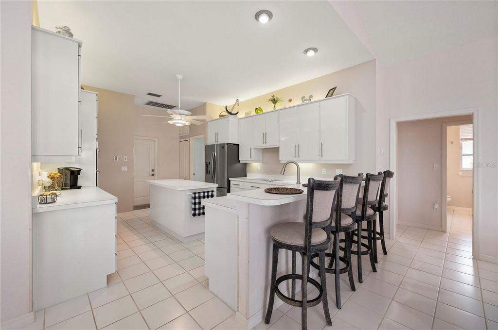 Image 19 of property listing at 709 VIA TUNIS, Punta Gorda, FL 33950