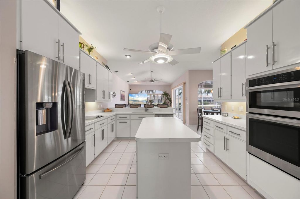 Image 20 of property listing at 709 VIA TUNIS, Punta Gorda, FL 33950