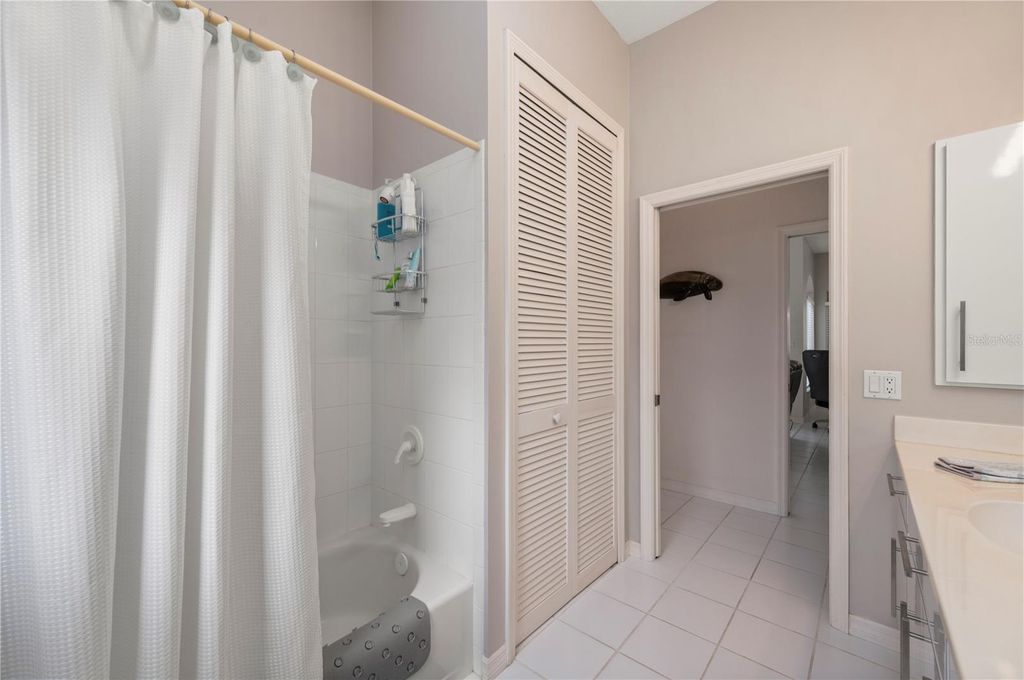 Image 40 of property listing at 709 VIA TUNIS, Punta Gorda, FL 33950