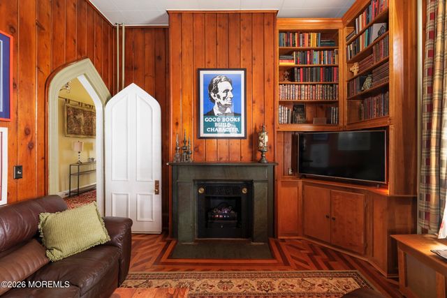 18 Brinckerhoff Avenue, Freehold, NJ 07728