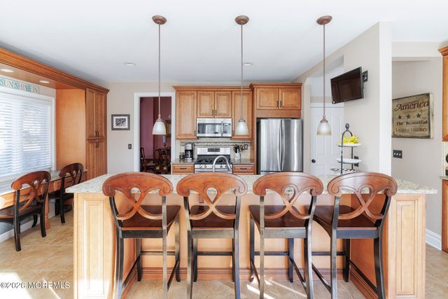 18 Brinckerhoff Avenue, Freehold, NJ 07728