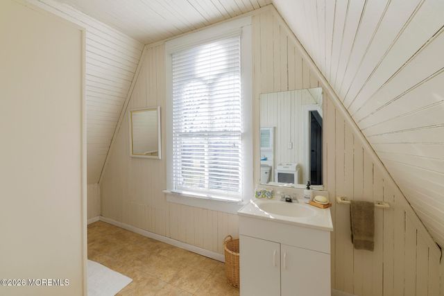 18 Brinckerhoff Avenue, Freehold, NJ 07728