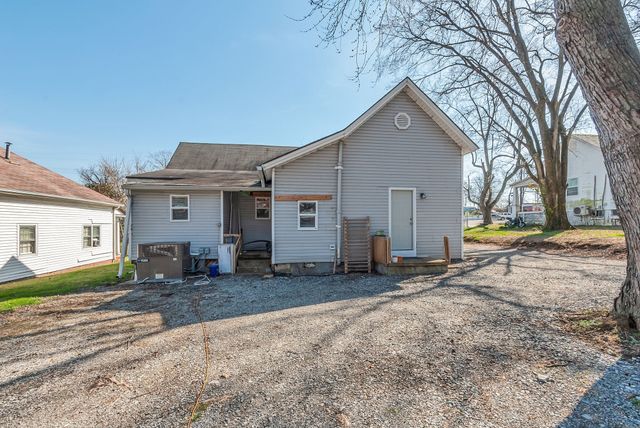 1510 S Main Street, Columbia, TN 38401