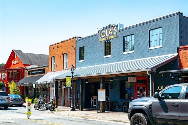 150 Maison Court, Roswell, GA 30076