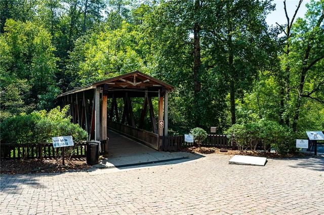 150 Maison Court, Roswell, GA 30076