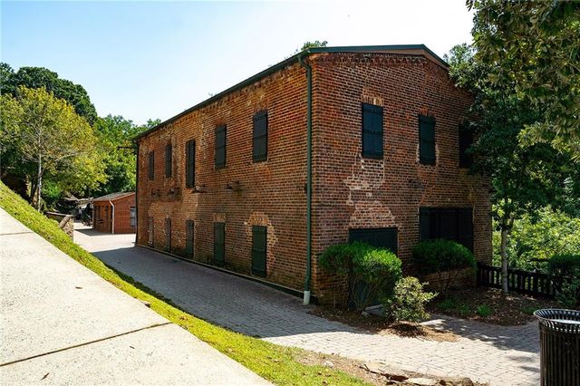 150 Maison Court, Roswell, GA 30076
