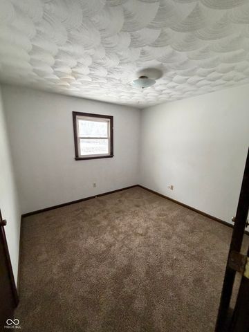 1616 E 47th Street, Anderson, IN 46013