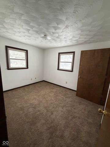 1616 E 47th Street, Anderson, IN 46013