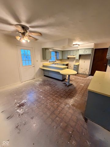 1616 E 47th Street, Anderson, IN 46013