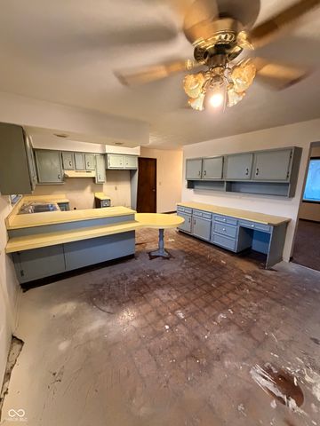 1616 E 47th Street, Anderson, IN 46013