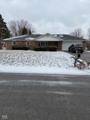 1616 E 47th Street, Anderson, IN 46013