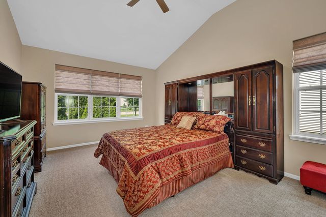 819 Canton Drive, Oswego, IL 60543