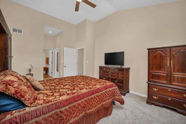 819 Canton Drive, Oswego, IL 60543