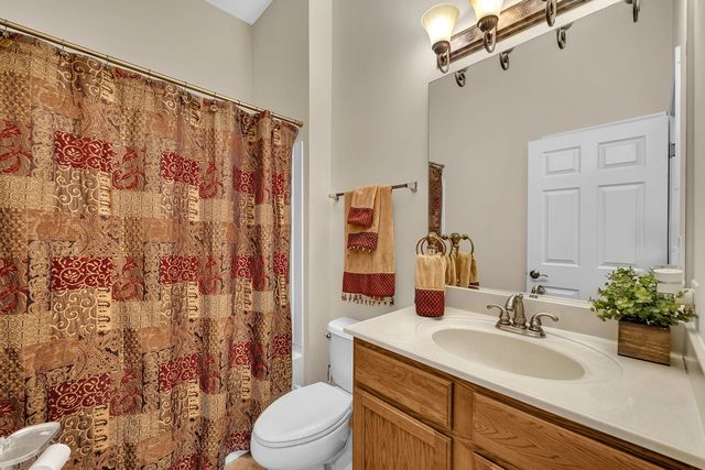 819 Canton Drive, Oswego, IL 60543