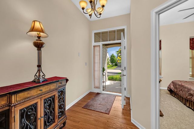 819 Canton Drive, Oswego, IL 60543