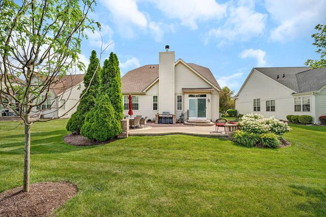 819 Canton Drive, Oswego, IL 60543