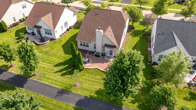 819 Canton Drive, Oswego, IL 60543