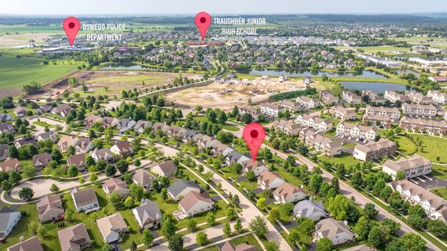 819 Canton Drive, Oswego, IL 60543