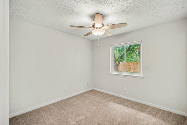 613 Dixie Drive, League City, TX 77573