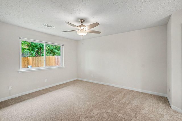 613 Dixie Drive, League City, TX 77573