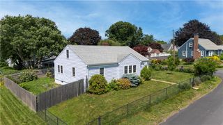 98 Haskins Avenue, Tiverton, RI 02878
