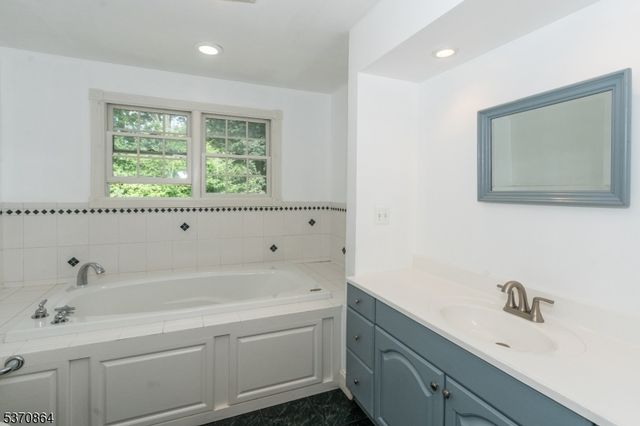 15 Rock Hollow Rd, Rockaway Twp., NJ 07801