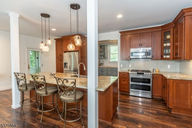 15 Rock Hollow Rd, Rockaway Twp., NJ 07801