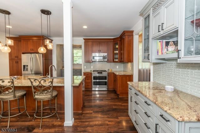 15 Rock Hollow Rd, Rockaway Twp., NJ 07801