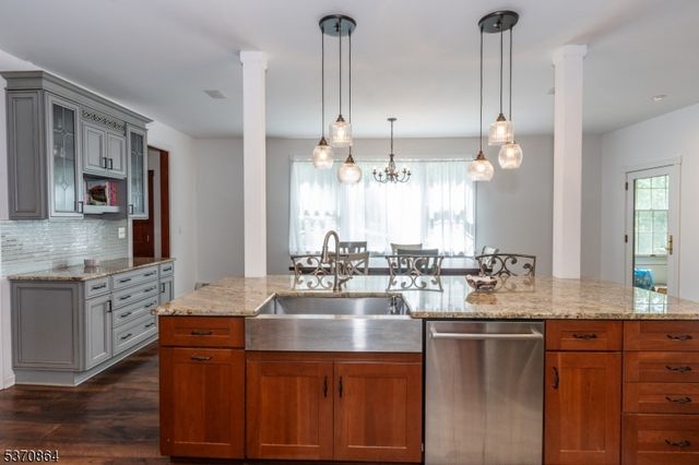 15 Rock Hollow Rd, Rockaway Twp., NJ 07801