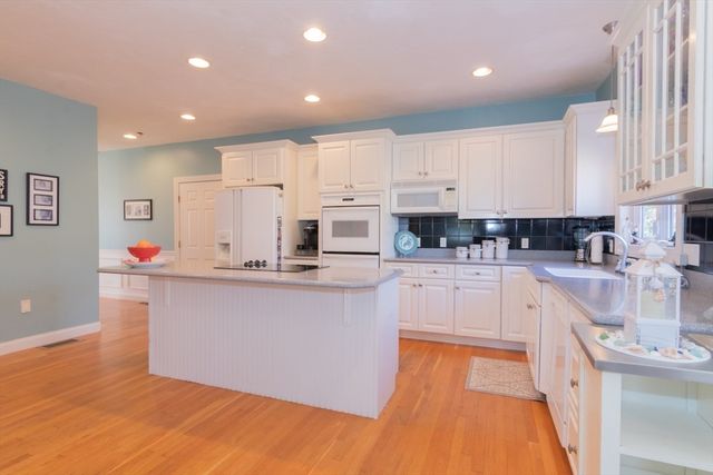 12 Kristen Circle, North Attleboro, MA 02760