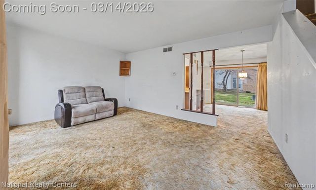 90 Willow Way, Waterford, MI 48328