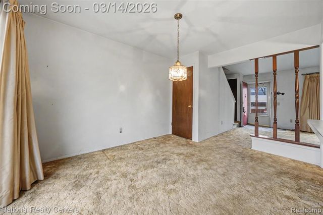 90 Willow Way, Waterford, MI 48328