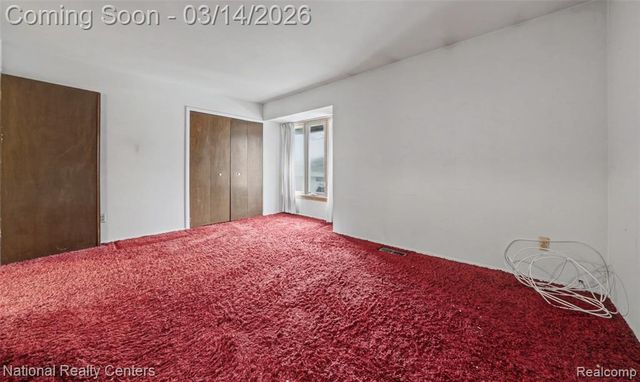 90 Willow Way, Waterford, MI 48328