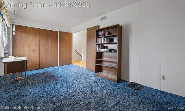 90 Willow Way, Waterford, MI 48328