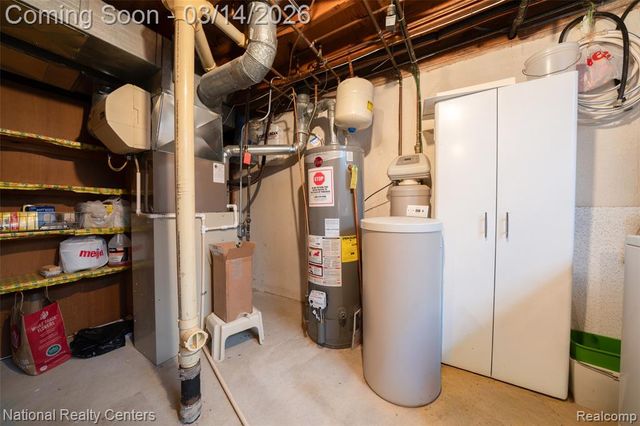 90 Willow Way, Waterford, MI 48328