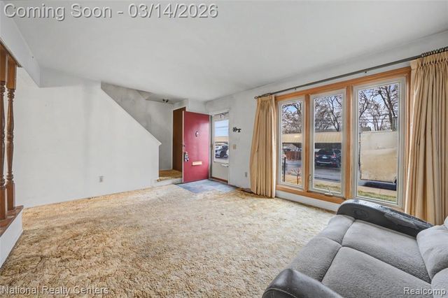 90 Willow Way, Waterford, MI 48328