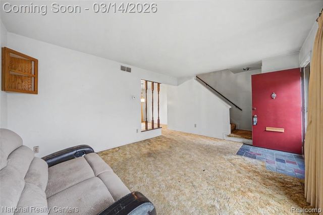 90 Willow Way, Waterford, MI 48328