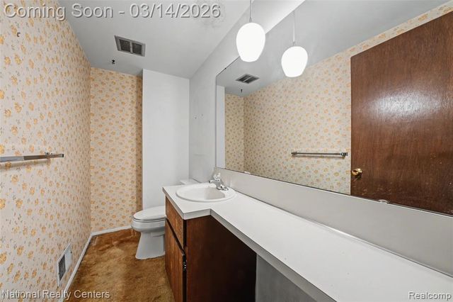 90 Willow Way, Waterford, MI 48328