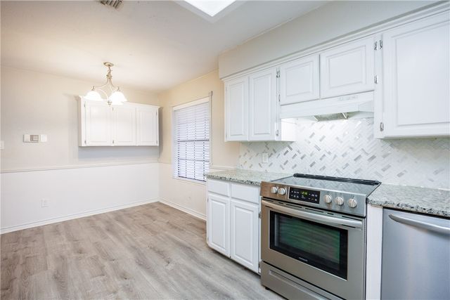 4313 Wolf Creek Ct, Corpus Christi, TX 78410