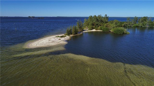 6180 S Mirror Lake Drive 518, Sebastian, FL 32958