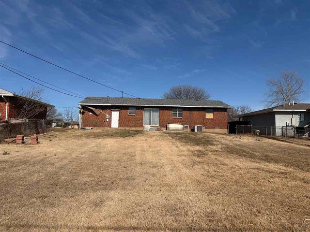 72 SW 45th St, Lawton, OK 73505