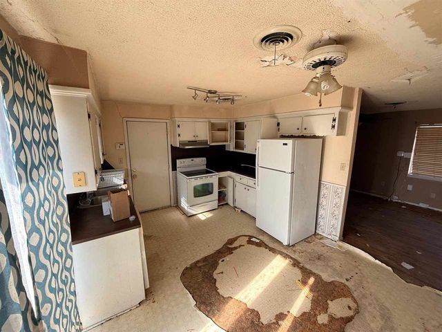 72 SW 45th St, Lawton, OK 73505