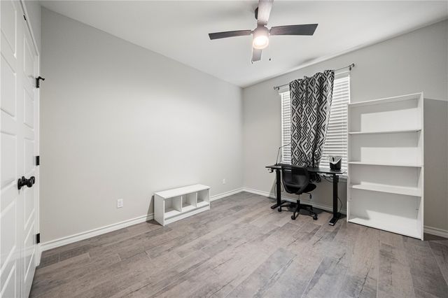 105 John Russell Dr, Portland, TX 78374