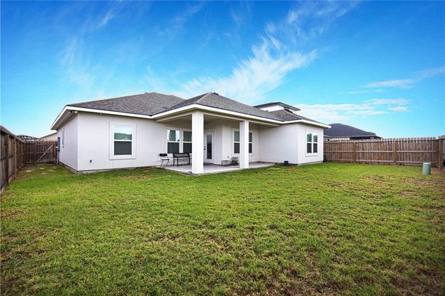 105 John Russell Dr, Portland, TX 78374