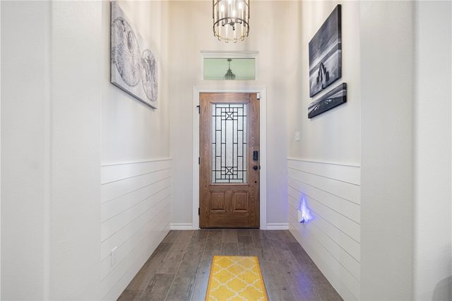 105 John Russell Dr, Portland, TX 78374