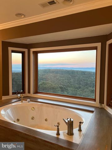 2152 SUPINLICK RIDGE RD, Broadway, VA 22815