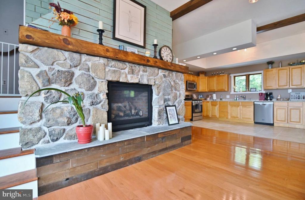 2152 SUPINLICK RIDGE RD, Broadway, VA 22815